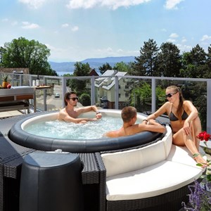 Softub, zeer duurzame en mooi afgewerkte jacuzzi's